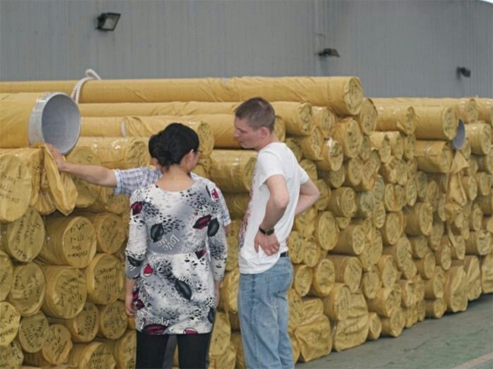 奔際不銹鋼-成品倉(cāng)庫(kù)展示